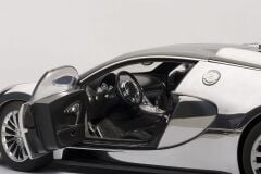 AUTOART - BUGATTI - VEYRON 16.4 PUR SANG - 2009 - SIGNATURE COLLECTION