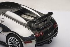 AUTOART - BUGATTI - VEYRON 16.4 PUR SANG - 2009 - SIGNATURE COLLECTION