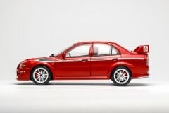 1/18 MOTORHELIX - MITSUBISHI - LANCER EVO VI GSR T.M.E. TOMMY MAKINEN EDITION 2000