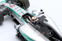 Ön Sipariş - 1/18 Minichamps L. Hamilton Mercedes AMG W06 #44 Winner USA GP formula 1 World Champion - 113150544