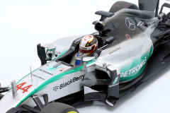 Ön Sipariş - 1/18 Minichamps L. Hamilton Mercedes AMG W06 #44 Winner USA GP formula 1 World Champion - 113150544