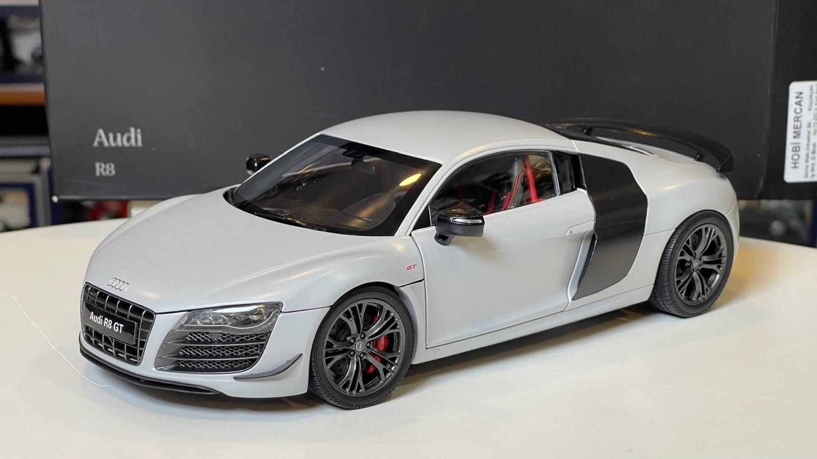 KYOSHO - AUDI - R8 GT 5.2 V10 FSI 2010