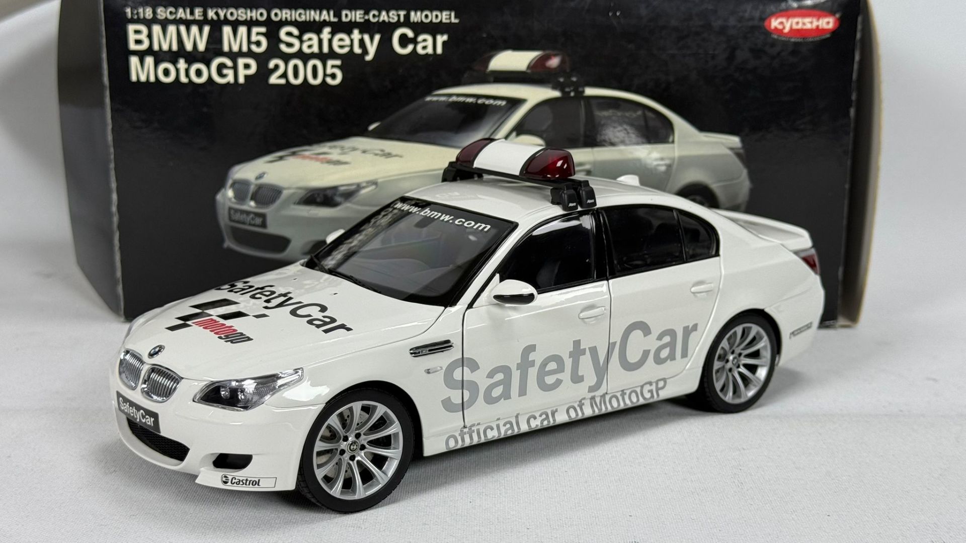 KYOSHO - BMW - M5 SAFETY CAR MOTOGP 2005