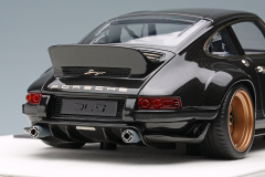 1/18 Make-Up Porsche Singer DLS (Carbon)