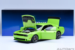 1/18 AUTOart Dodge Challenger SRT Superstock 2023 (Sublime)