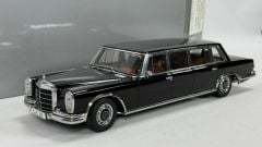 AUTOART - MERCEDES BENZ - 600 PULLMAN LIMOUSINE LWB (W100)