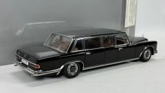 AUTOART - MERCEDES BENZ - 600 PULLMAN LIMOUSINE LWB (W100)