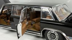 AUTOART - MERCEDES BENZ - 600 PULLMAN LIMOUSINE LWB (W100)