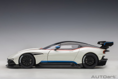 1/18 AUTOart Aston Martin Vulcan (Stratus White) with Red and Blue stripes - 70261