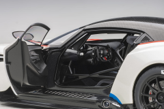 1/18 AUTOart Aston Martin Vulcan (Stratus White) with Red and Blue stripes - 70261