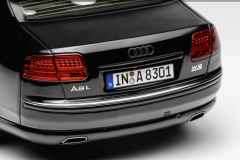 1/18 Motorhelix   	Audi A8L W12 2008