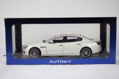 1/18 AUTOART MASERATI QUATTROPORTE GTS 2015