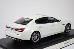 1/18 AUTOART MASERATI QUATTROPORTE GTS 2015