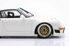1/18 GT-SPIRIT Porsche 911 (993) GT2 EVO, White - GT532