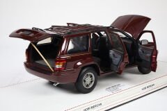 1/18 AUTOART JEEP GRAND CHEROKEE WJ 1999