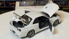 AUTOart Nissan SKYLINE GT-R R34 V-SPEC II