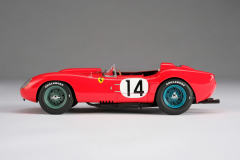 1/18 AMALGAM - Ferrari 250 TR - 1958 Le Mans Winner - M5908