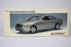 1/18 AUTOART - MERCEDES BENZ - S-CLASS 500L (W221) 2005