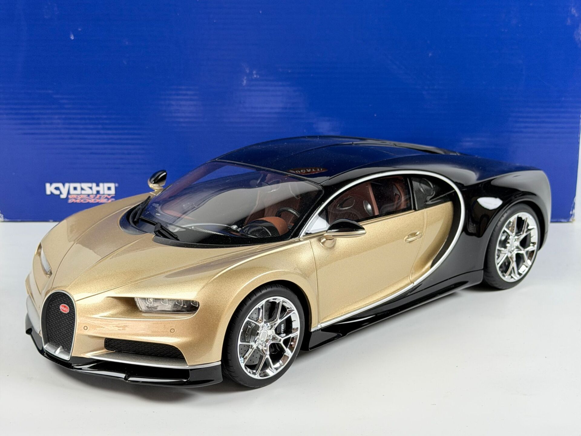 1/12 KYOSHO Bugatti Chiron (Gold / Black) - KSR08664GL