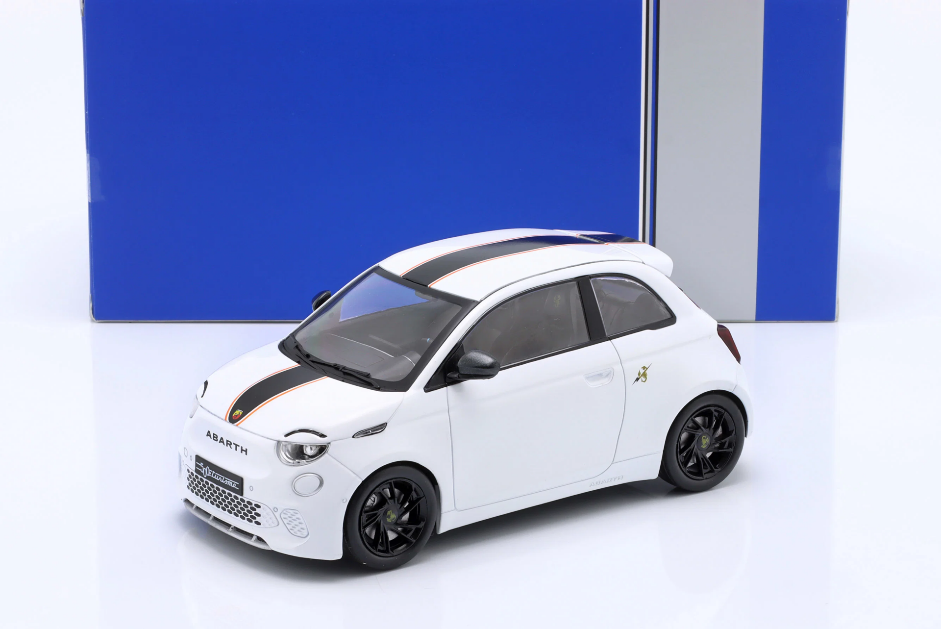 1/18 IXO & MCG Fiat 500e Abarth - MCG18497