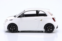 1/18 IXO & MCG Fiat 500e Abarth - MCG18497