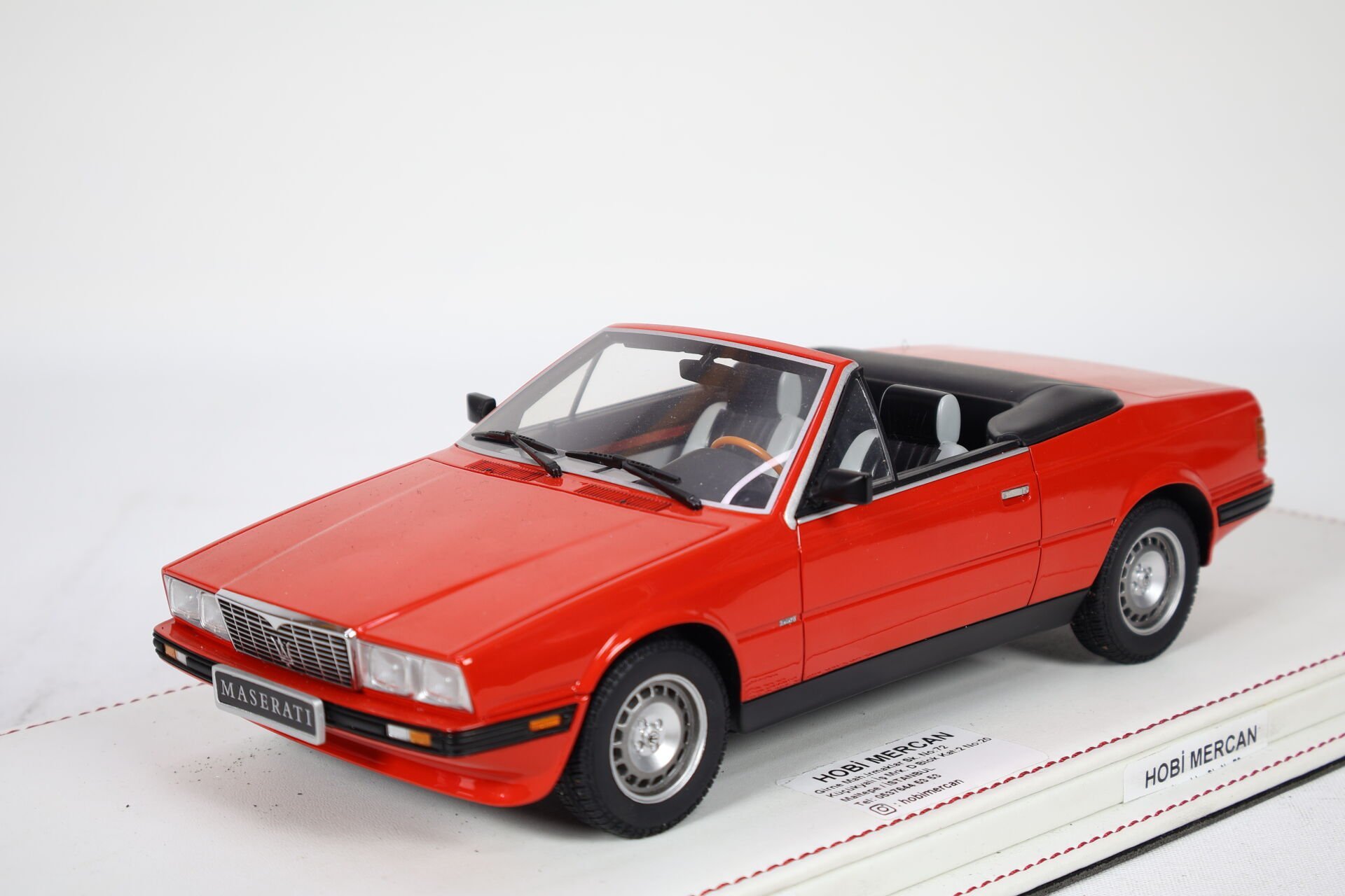 KUTUSUZ 1/18 MINICHAMPS - MASERATI - BITURBO SPIDER 1986