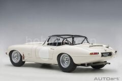 AUTOART JAGUAR E-TYPE COUPE LIGHTWEIGHT 1963