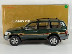 1/18 PAUDI TOYOTA LAND CRUISER - PA18LC