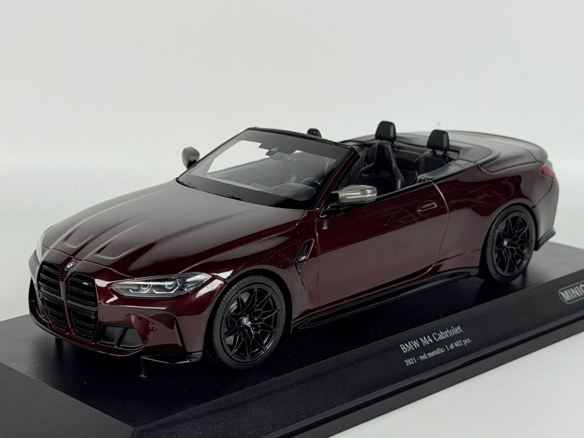 1/18 Minichamps 2020 BMW M4 Cabriolet Dark Red -  155021032