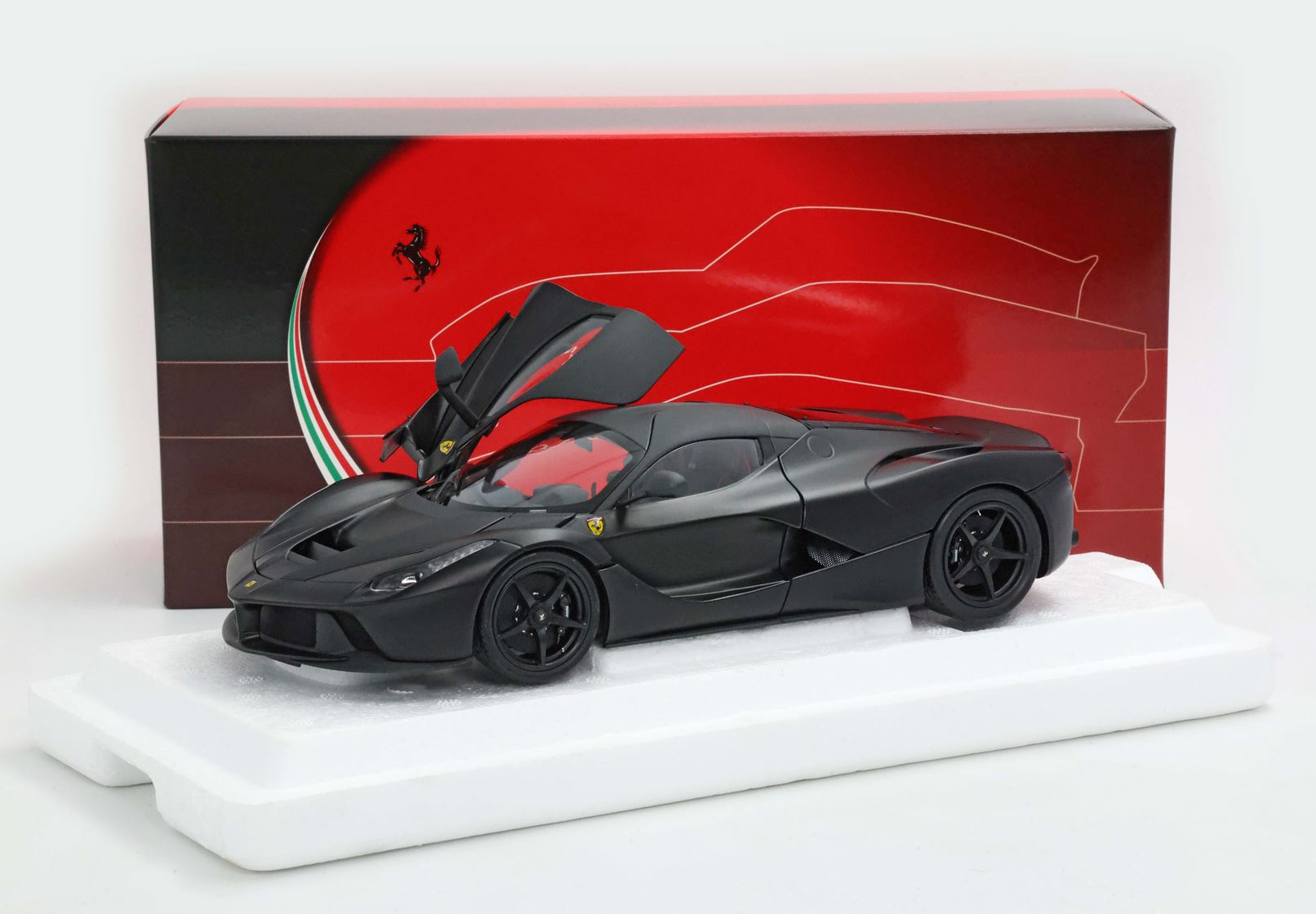1/18 BBR Ferrari LaFerrari 2012 open diecast - Polifoam Base Matt black-matt carbon roof - BBR182242