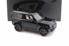 1/18 GT Spirit Land Rover Defender 90 P400 X-Dynamic HSE, Black - GT992