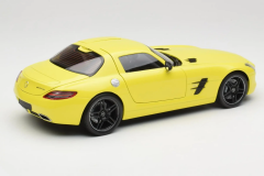 MİNİCHAMPS - MERCEDES-BENZ AMG SLS C197 YELLOW