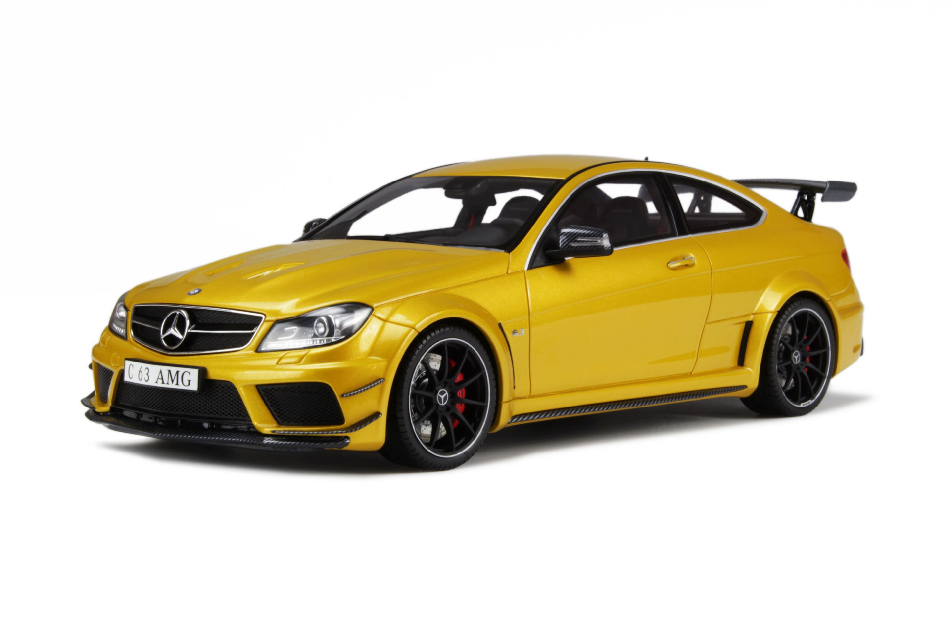 1/18 GT-SPIRIT - MERCEDES BENZ - C-CLASS C63 AMG COUPE 2014