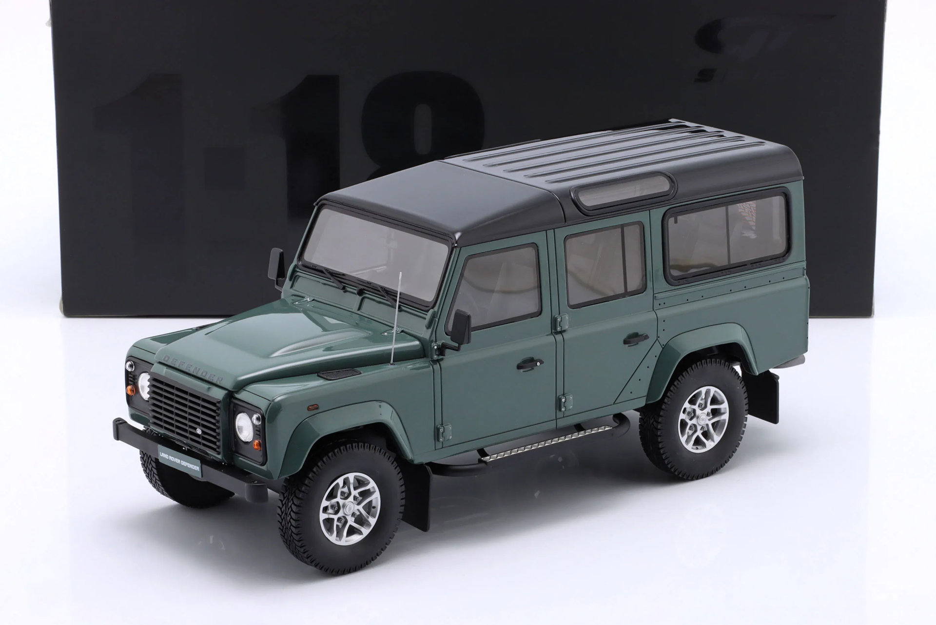 1/18 GT-SPIRIT - LAND ROVER - DEFENDER 110 MKII 2016 - GT527