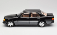 1/18 NOREV - MERCEDES-BENZ 230E (W124) 1990 - BLACK