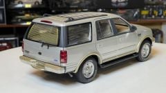 UT-MODELS - FORD USA - EXPEDITION XLT SUV 2001