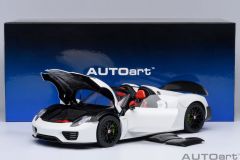 AUTOART - PORSCHE - 918 SPYDER WEISSACH PACKAGE 2013