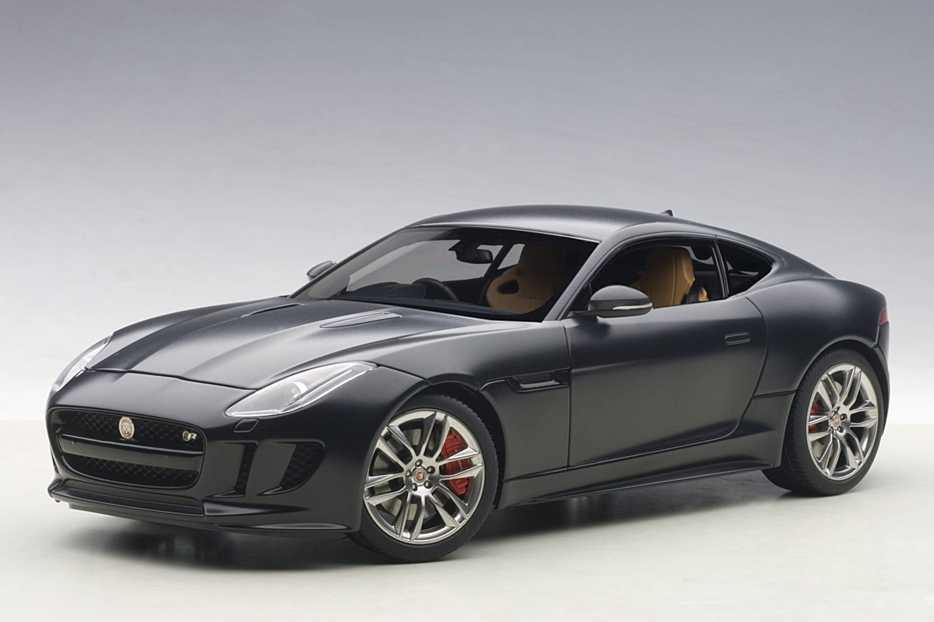 AUTOART - JAGUAR - F-TYPE COUPE R 2015