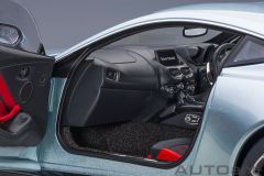 Aston Martin Vantage 2019 (Skyfall Silver)