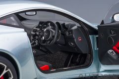 Aston Martin Vantage 2019 (Skyfall Silver)