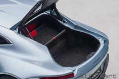 Aston Martin Vantage 2019 (Skyfall Silver)
