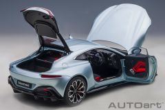 Aston Martin Vantage 2019 (Skyfall Silver)
