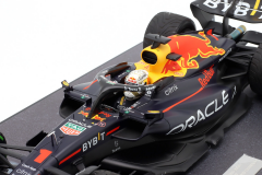1/12 MINICHAMPS - RED BULL - F1 RB18 TEAM ORACLE RED BULL RACING N 1 WORLD CHAMPION WINNER JAPAN GP 2022 MAX VERSTAPPEN