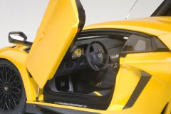 AUTOART - LAMBORGHINI - AVENTADOR LP750-4SV SUPERVELOCE 2015