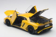 AUTOART - LAMBORGHINI - AVENTADOR LP750-4SV SUPERVELOCE 2015