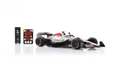 1/18 SPARK RED BULL Racing RB21 Oracle Red Bull Racing Vainqueur GP Japon 2025 Max Verstappen avec Pit Board - 18S1004