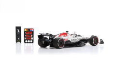 1/18 SPARK RED BULL Racing RB21 Oracle Red Bull Racing Vainqueur GP Japon 2025 Max Verstappen avec Pit Board - 18S1004