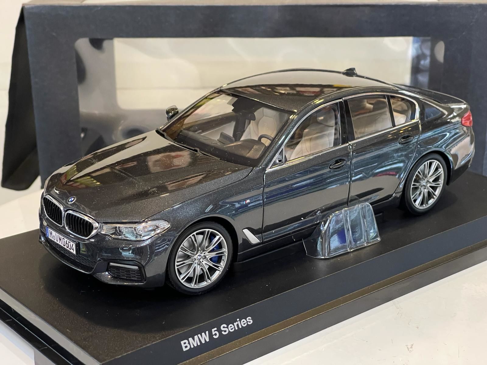KYOSHO - BMW - 5-SERIES (G30) M SPORT 2017