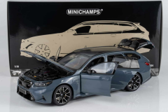 1/18 Minichamps BMW M5 Touring (G91) 2024 Grey Metallic - 110023901