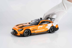 1/18 Minichamps Mercedes-AMG GT Black Series F1 Safety Car Special Livery British GP 2025  - 110032092